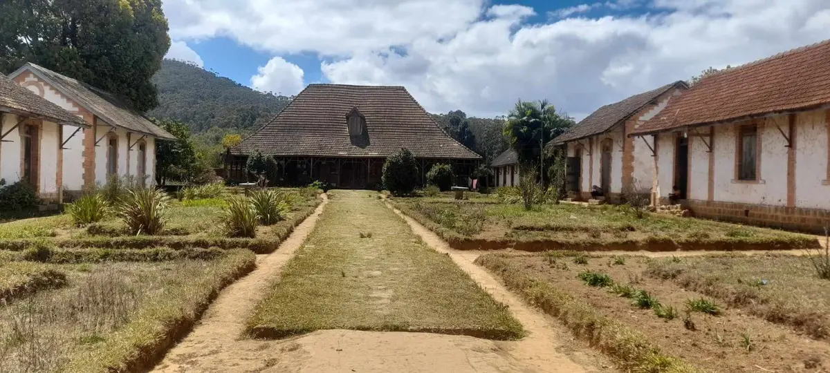 Allée menant à la maison de Jean Laborde à Mantasoa